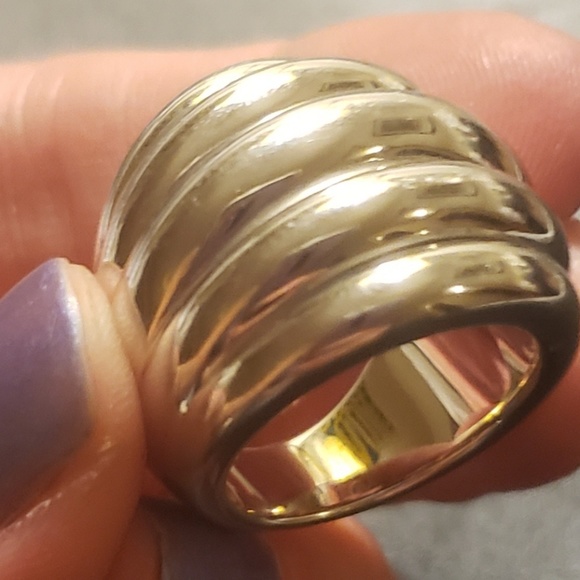 Designer White Gold Large Dome Ring. Size 6 - Picture 2 of 7